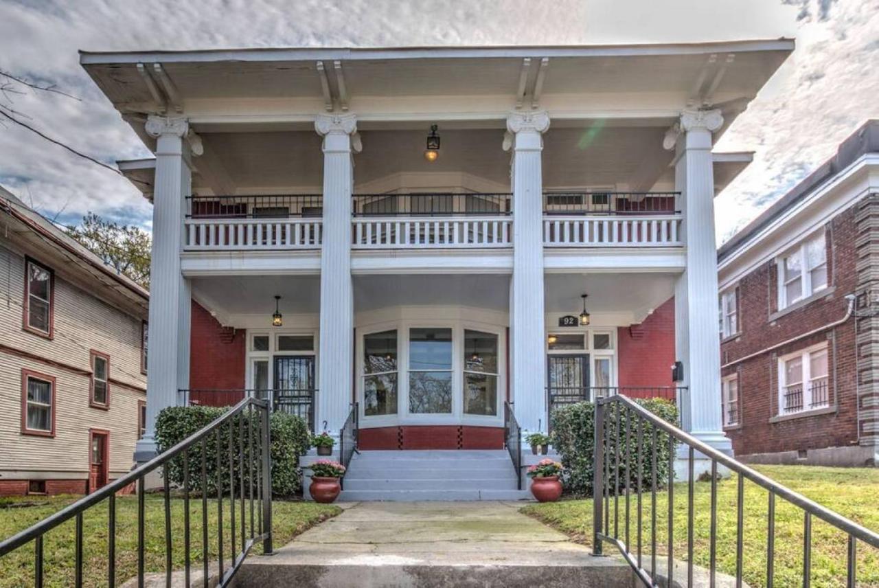 Classic Woodwork And Details In 1912 Colonial Memphis Exterior foto