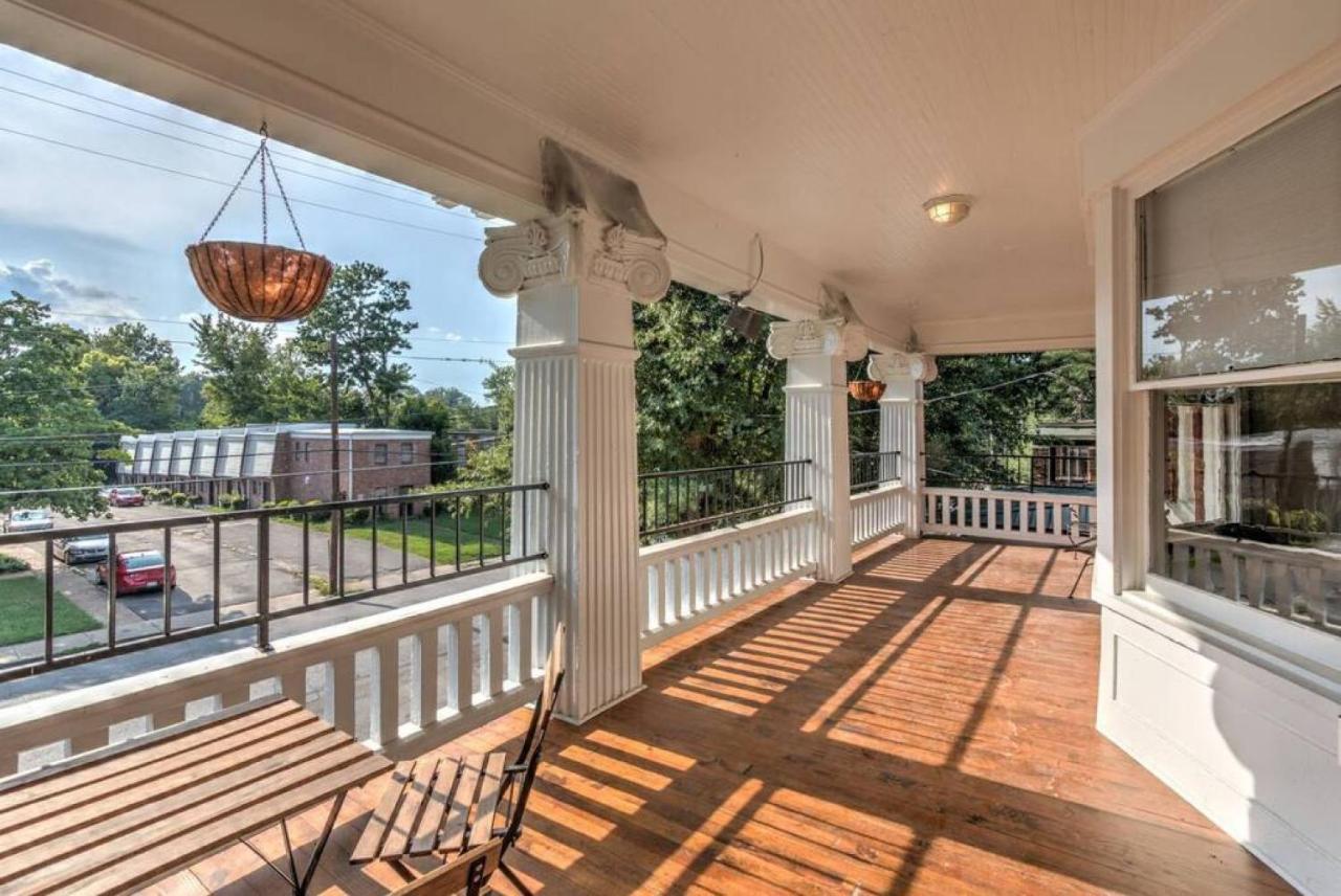 Classic Woodwork And Details In 1912 Colonial Memphis Exterior foto